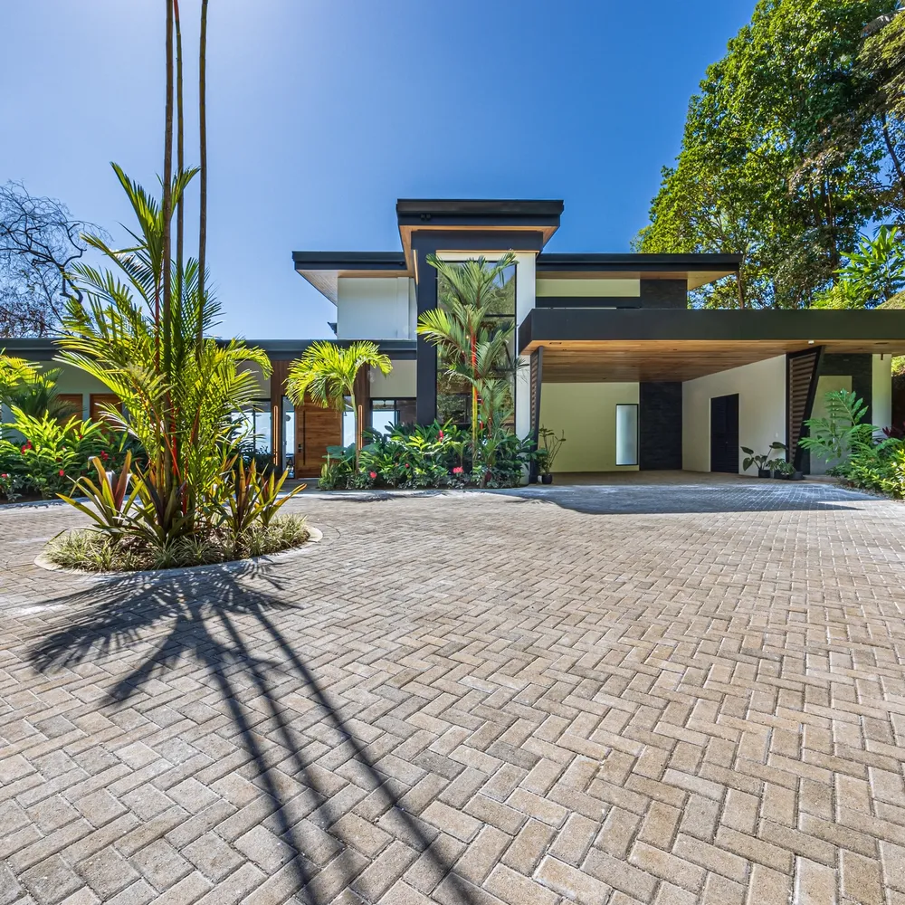 Hagenbuckle Guest Residence cover