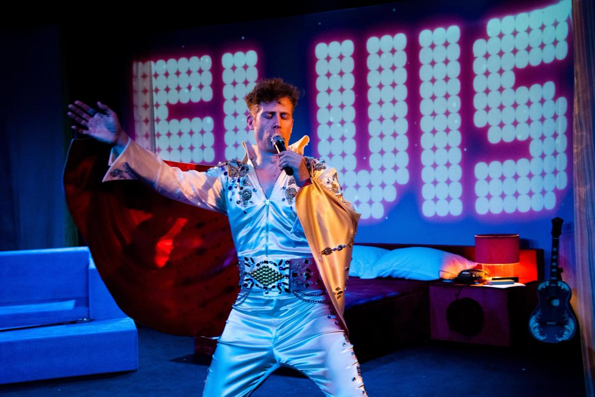 ELVIS EIN TRAUM VON GRACELAND von Hakon Hirzenberger und Ruppert Henning