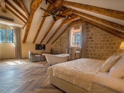 Main image for Superior King Suite