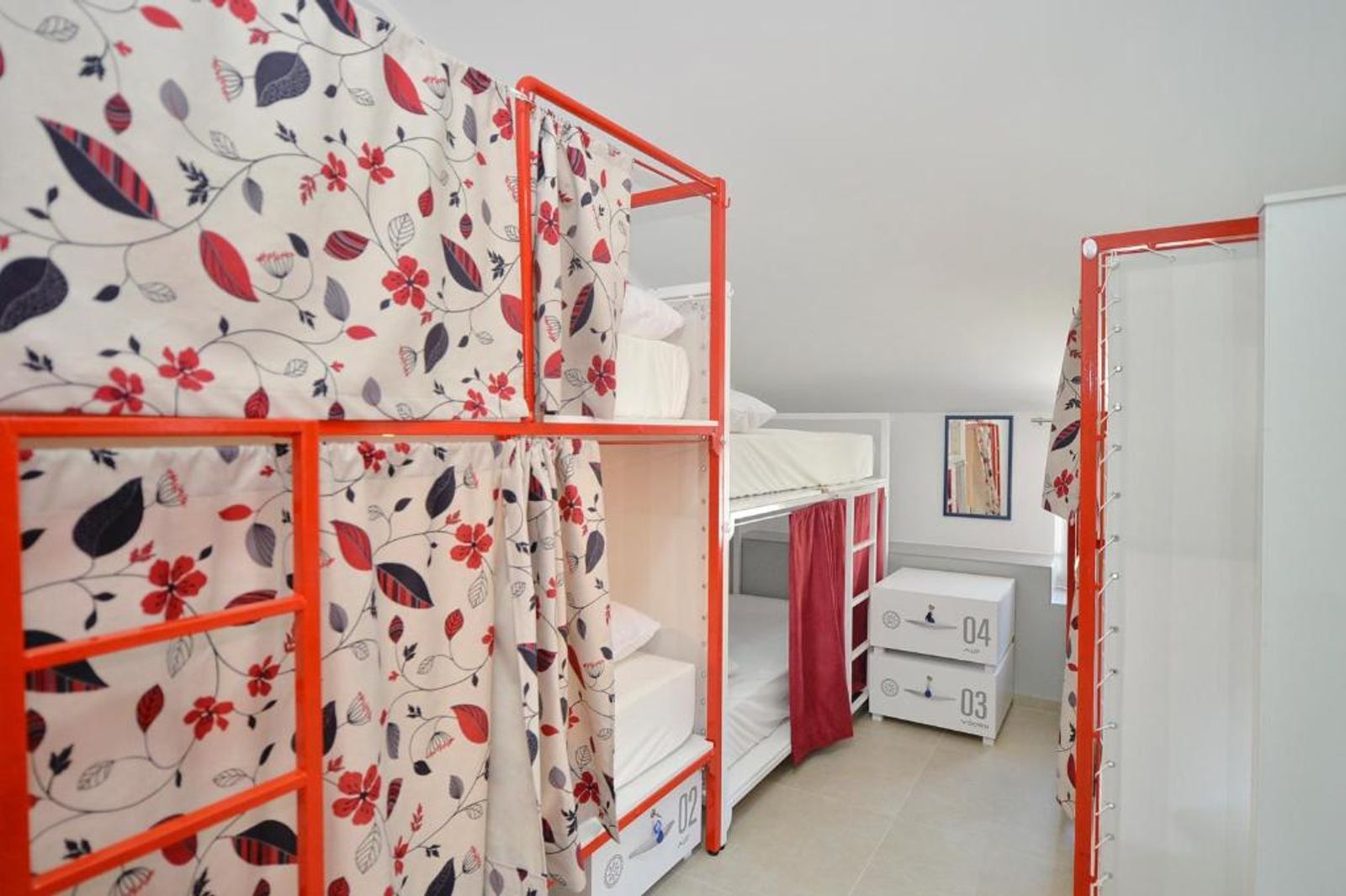 Grand 10-Bed Mixed Dorm (Sea View & Terrace)