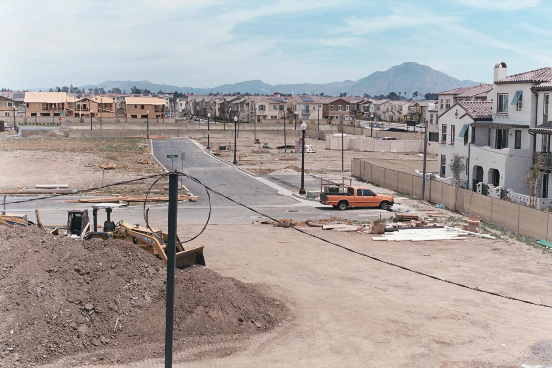 Construction of the Mariposa at Springville development, boasting new 2- and 3-story townhome-style condos. 2018.