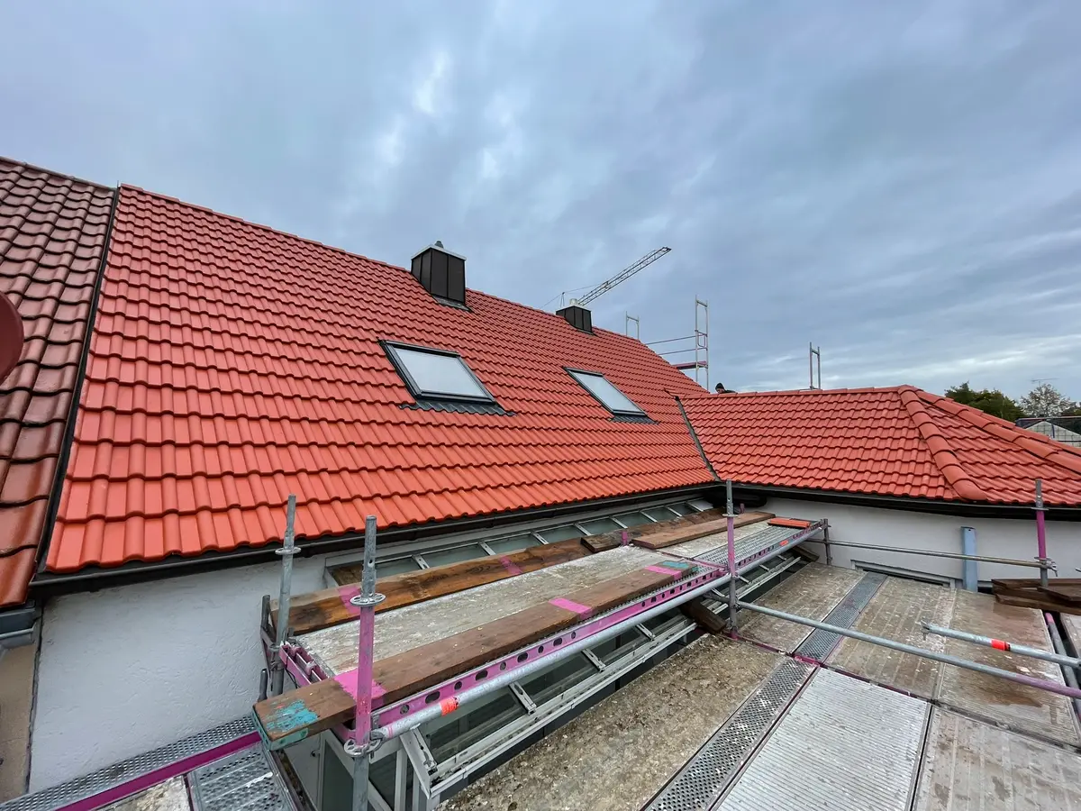 Thermische Dachsanierung Mehrfamilienhaus Augsburg nachher