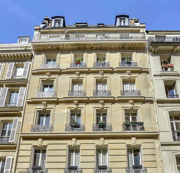 Appartement RRUE MANSART, QUARTIER SOPI, PARIS 9ÈME  - Immeuble - Chasseur immobilier - Paris et Hauts-De-Seine