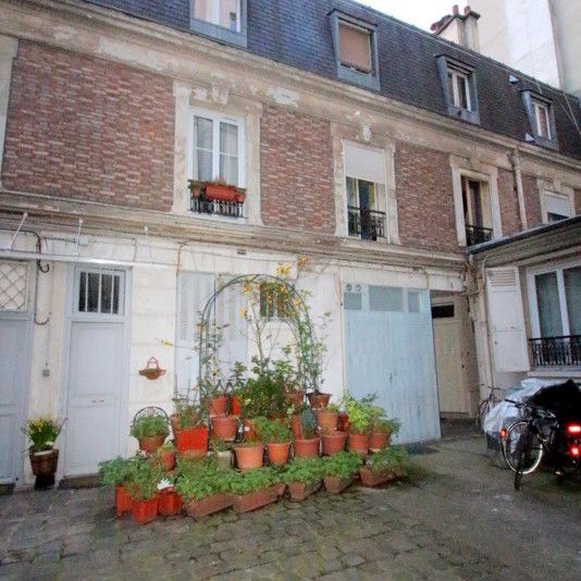 Appartement RUE BROCHANT, PARIS 17ÈME  - Cour - Chasseur immobilier - Paris et Hauts-De-Seine