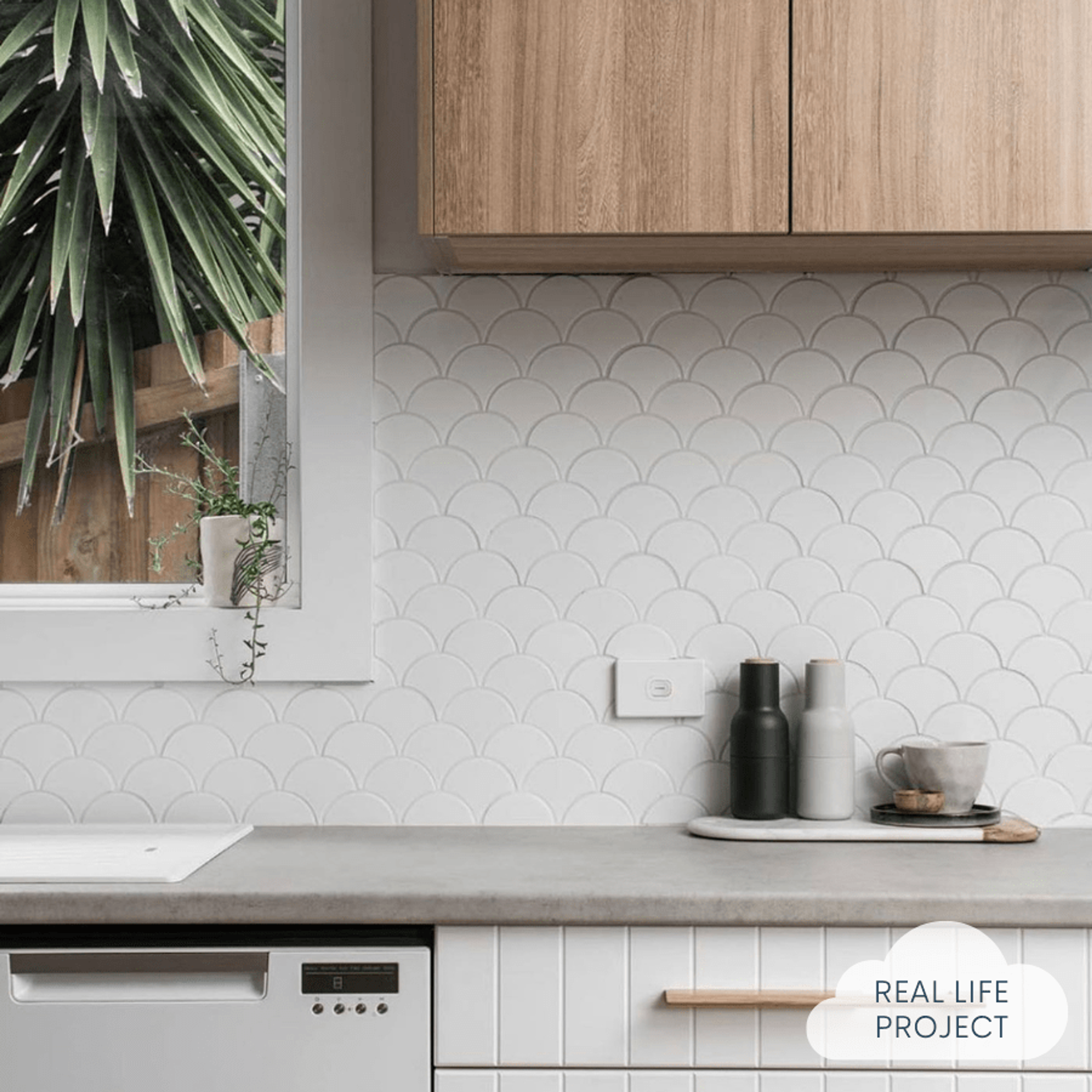 Pacific Greenwood TILE Coral Bay Matte White Fish Scale Tile