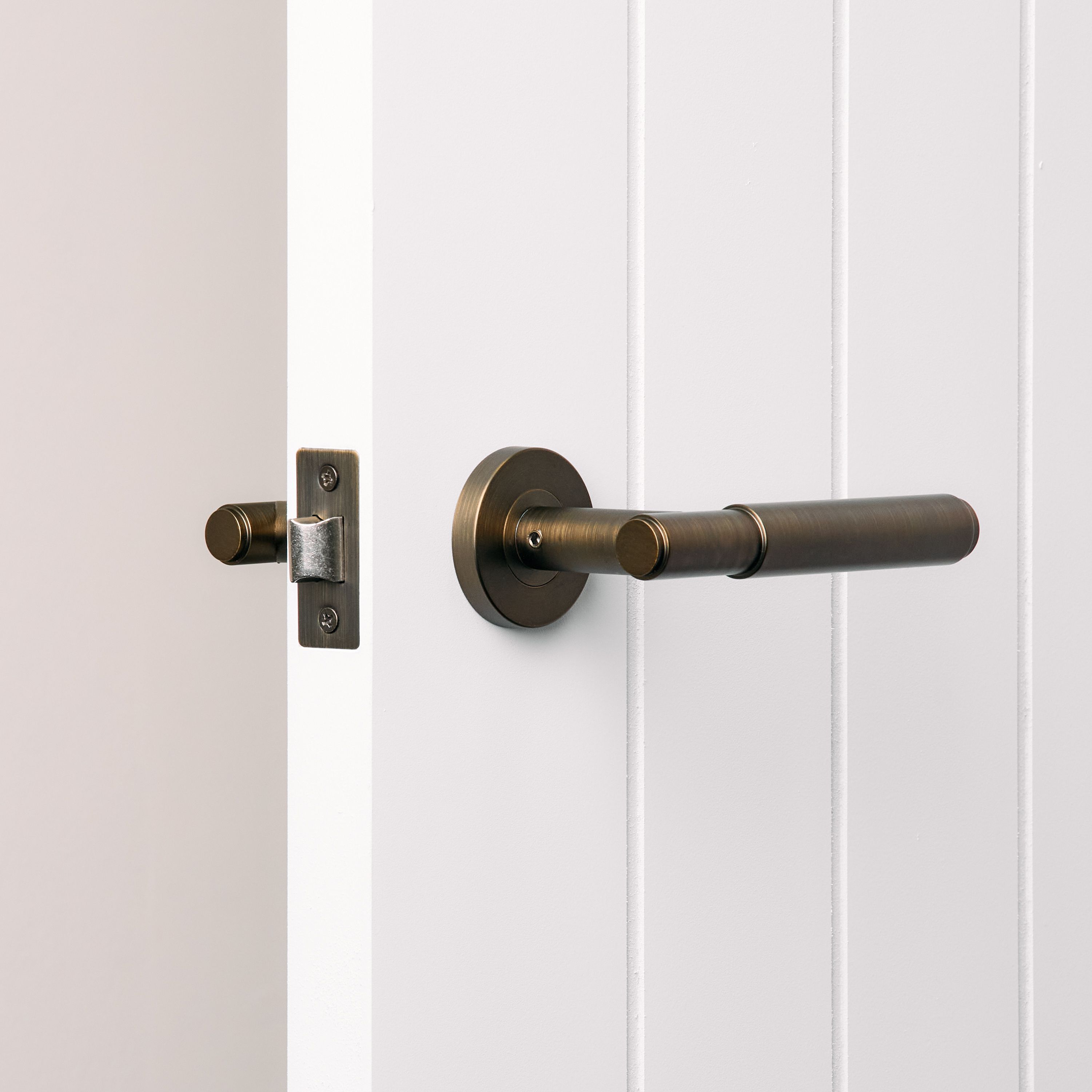 Melbourne Door Handle Antique Brass | TileCloud