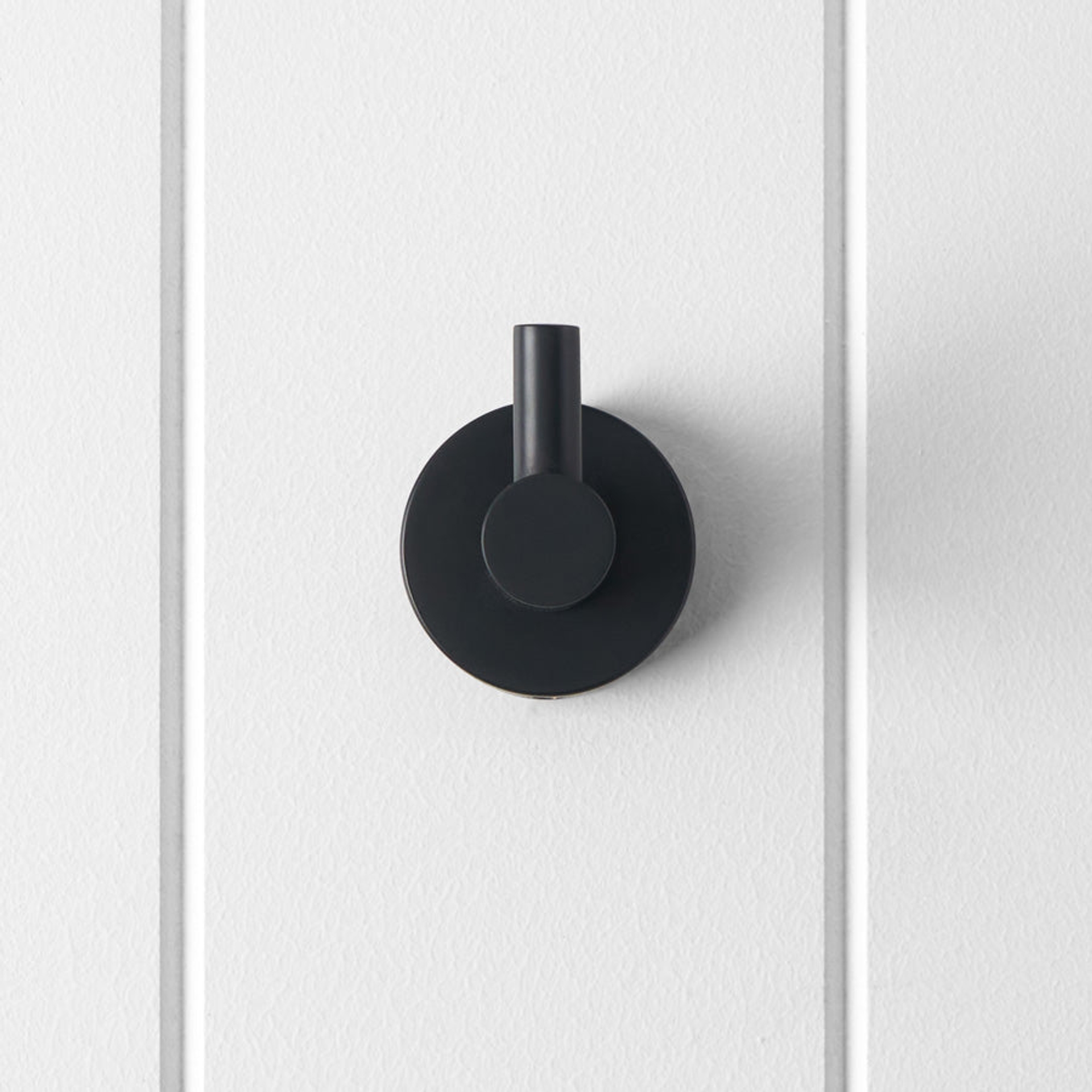 Robe Hook Matte Black | Yabby
