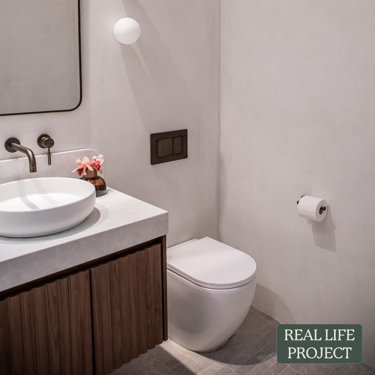 Curved In-Wall Toilet With Rectangle Antique Brass Buttons | Yabby
