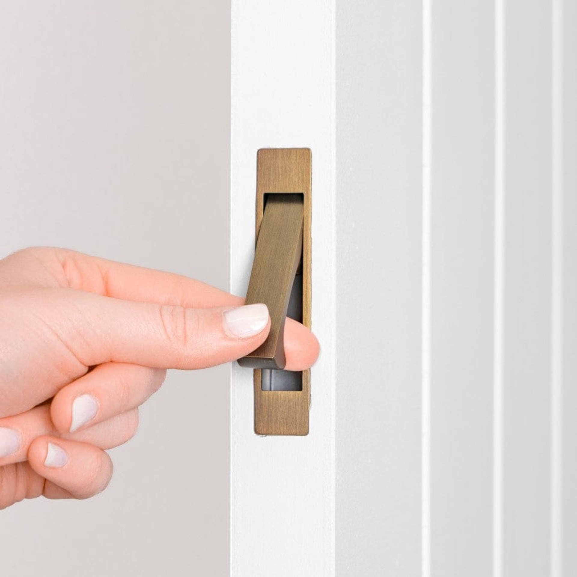 Concealed Hook Pull Handle Antique Brass | TileCloud