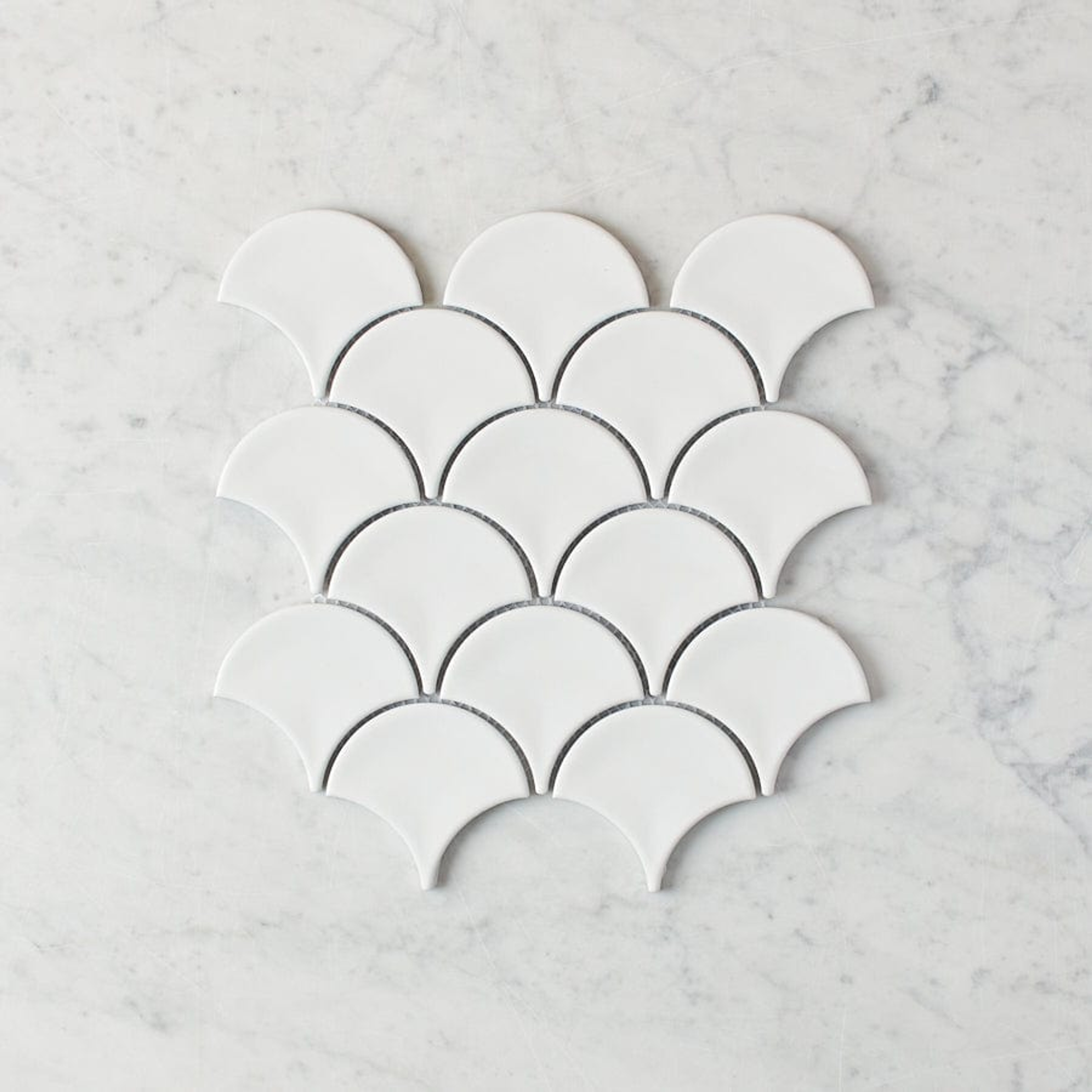 Pacific Greenwood TILE Coral Bay Gloss White Fish Scale Tile