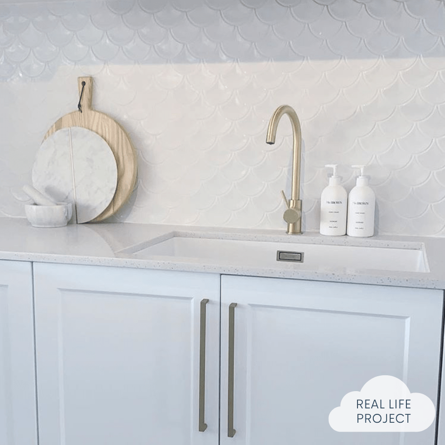 Pacific Greenwood TILE Coral Bay Gloss White Fish Scale Tile