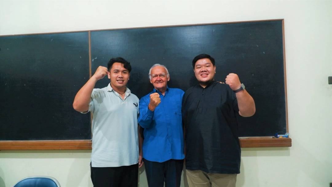 Merasa Beruntung Dan Dicintai (Sharing Pst. Mathias Kuppens kepada komunitas Skolastikat OSC)