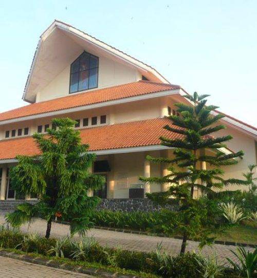 Gereja St. Helena, Curug.