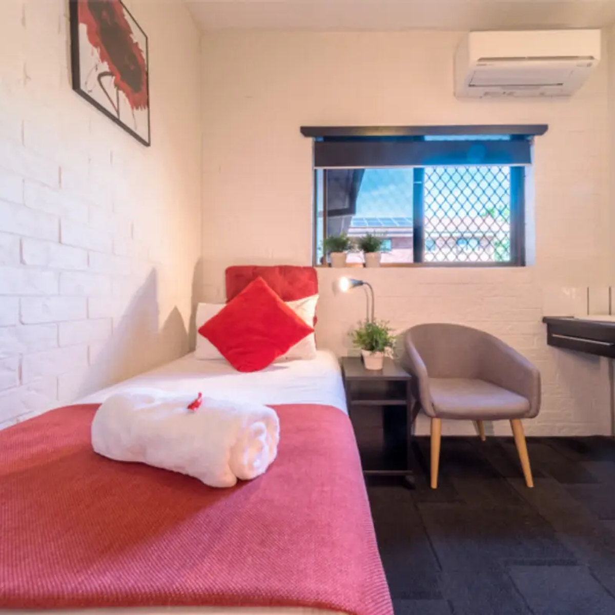 Boarding Residence Avail Now | Renting out a room | Brisbane | Ad gallery (SEO) | 1