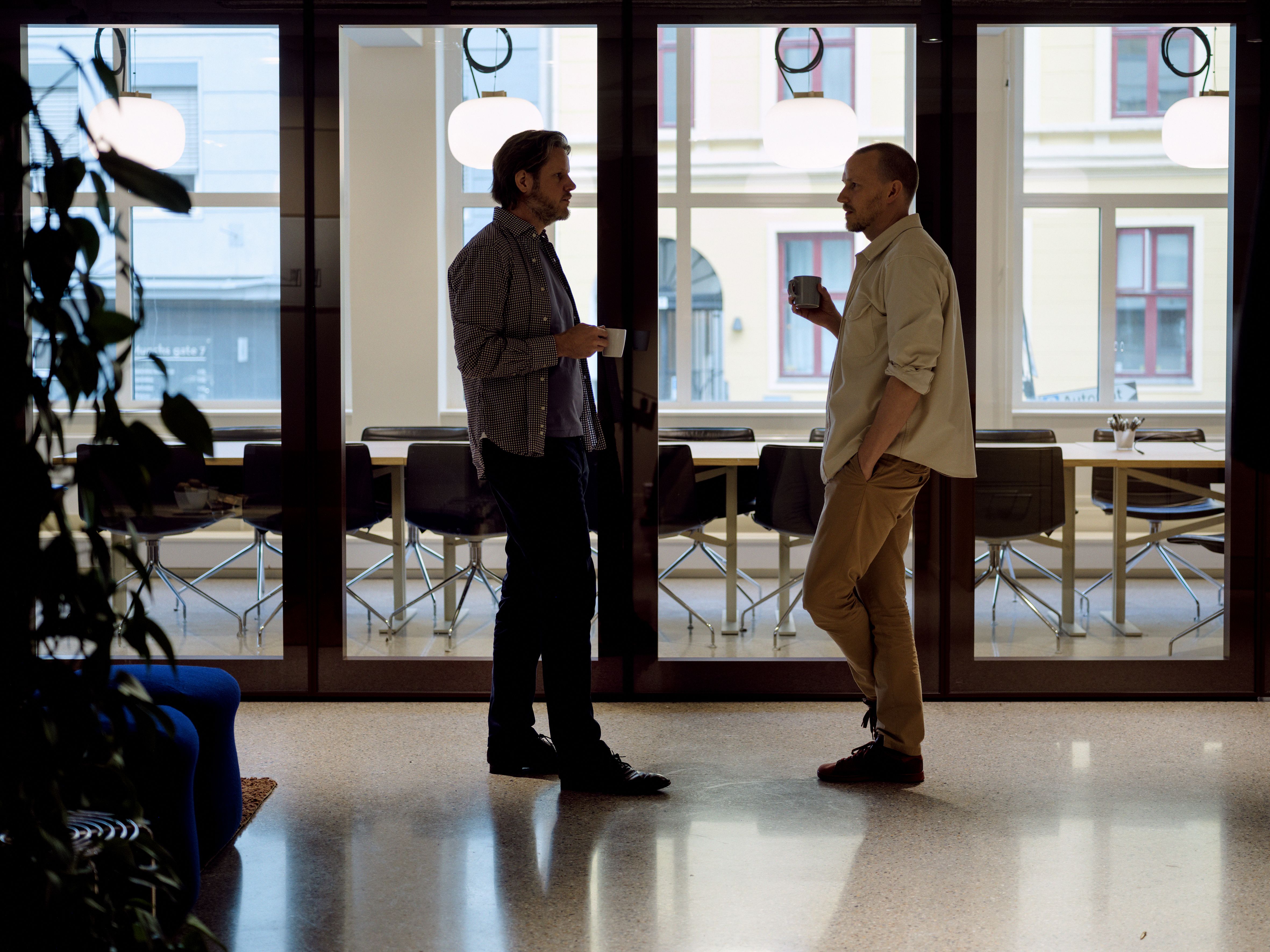 Fra venstre, Christian Hofmeier, fagansvarlig digitale verktøy i Arkitektbedriftene og fagsjef Rasmus Jørgensen (Foto: Kim Ramberghaug)