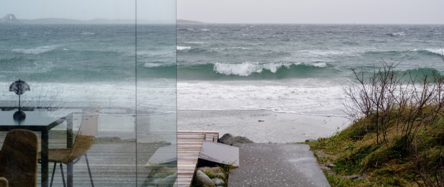 Stokkøya (ASV prosjekt). Har du fritidsulykkeforsikring er dekket både på reise hit og på hjemmekontoret.