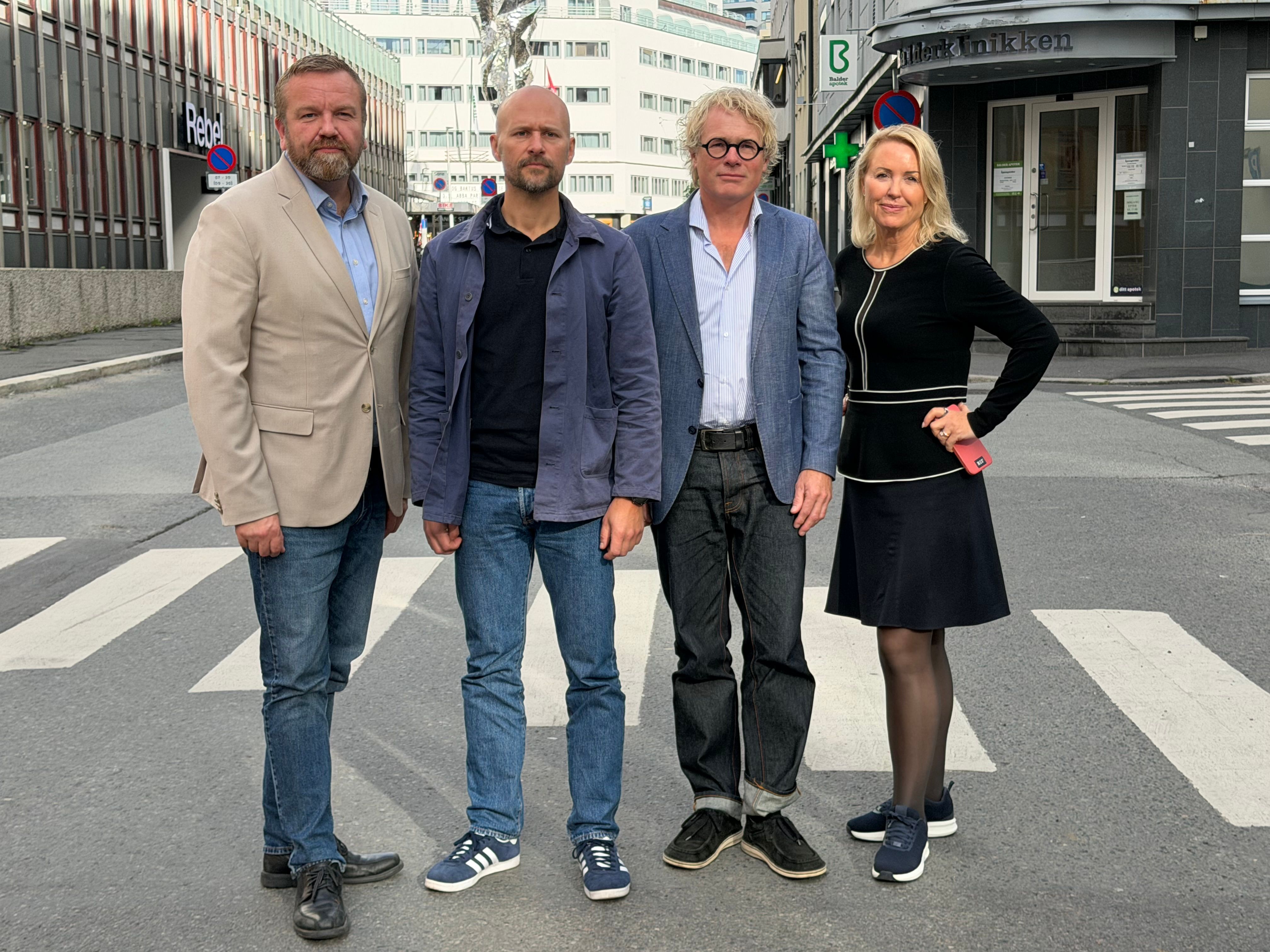Deler av Kompetanseallianse. Fra venstre Anders Ø. Røberg-Larsen (Bygghåndverk Norge, Joachim Espe (Fellesforbundet). Steinar Skjerdingstad (Arkitektbedriftene) og Liv-Kari Skuedal Hansteen (Rådgivende ingeniørers forening) (Foto: Arkitektbedriftene)