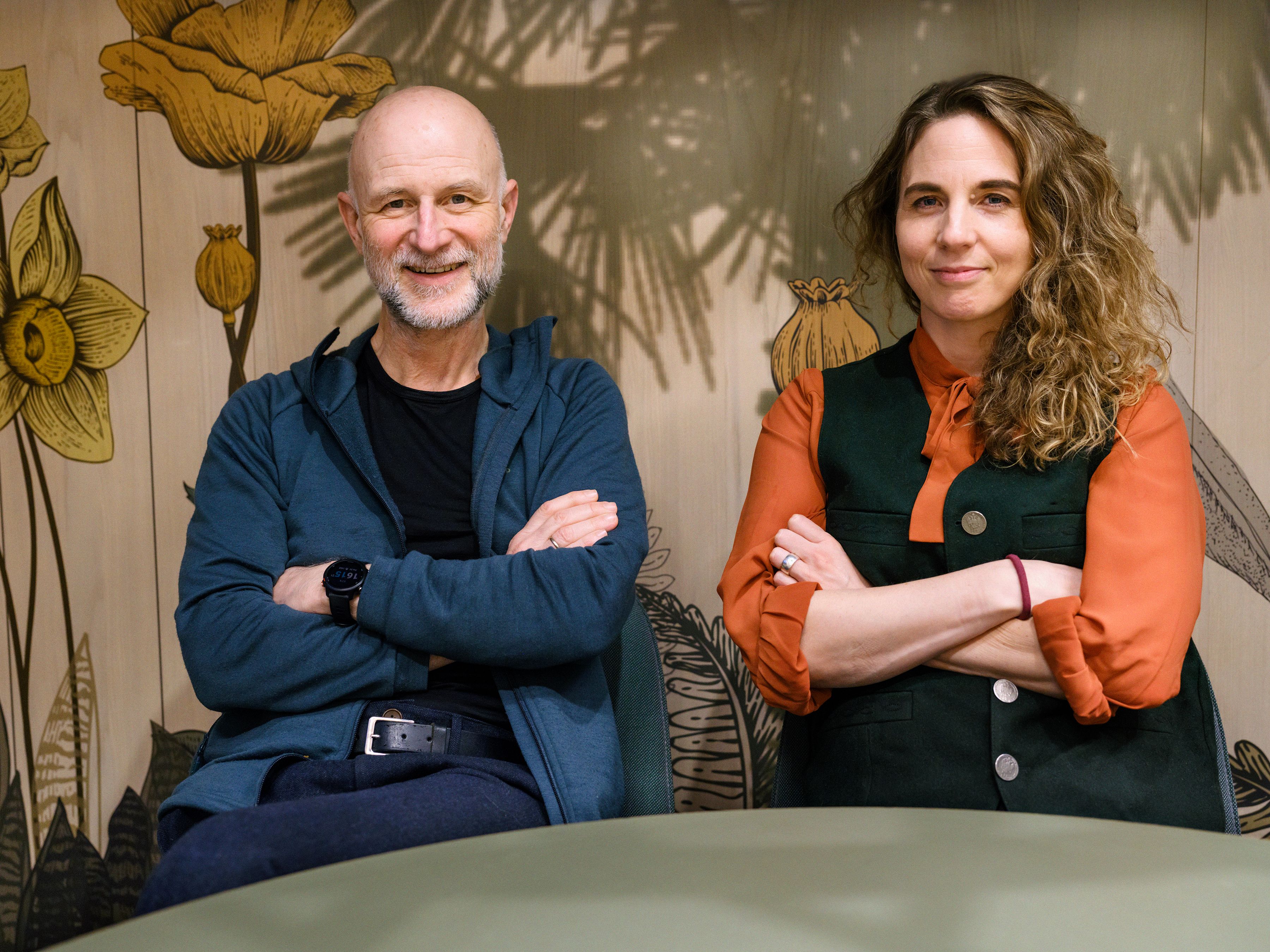 Programlederne i Bak fasaaden, Erlin Dokk Holm og Karoline Birkeli - Gaus.