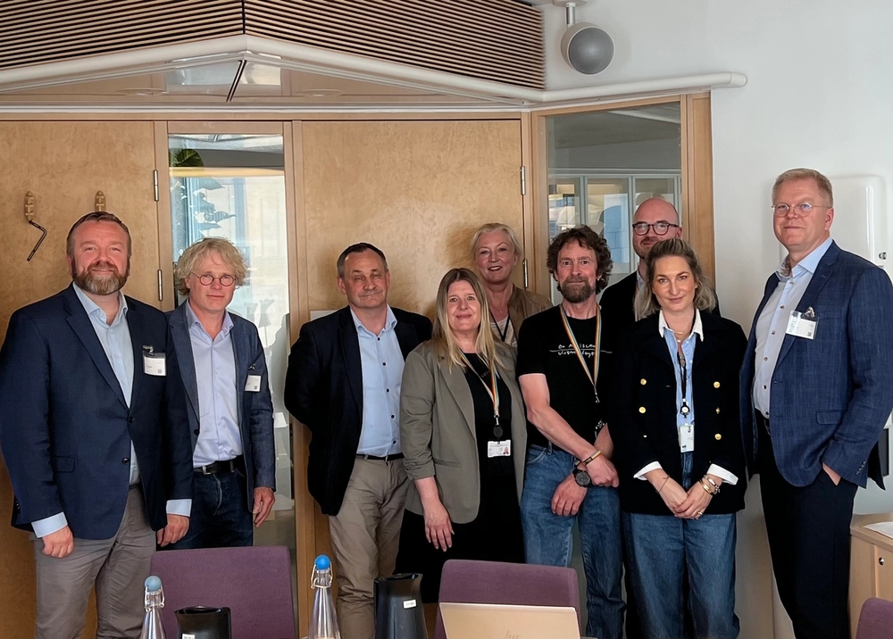 Steinar Skjerdingstad, i Arkitektbedriftene, Hroar Hansen, i Byggmesterforbundet, Anders Rødberg-KLarsen, I Bygghåndverk Norge og Ari Soilammi, i Brannvernforeningen, møtte 17. juni embestverket i KDD.