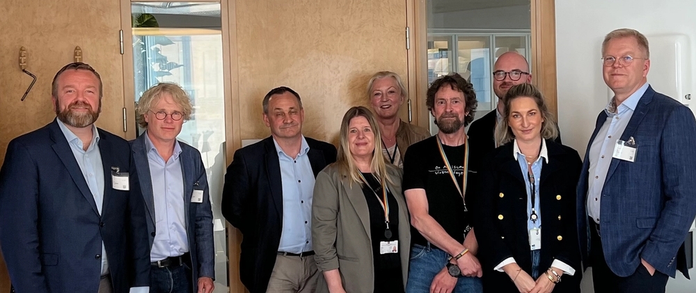 Steinar Skjerdingstad, i Arkitektbedriftene, Hroar Hansen, i Byggmesterforbundet, Anders Rødberg-KLarsen, I Bygghåndverk Norge og Ari Soilammi, i Brannvernforeningen, møtte 17. juni embestverket i KDD.