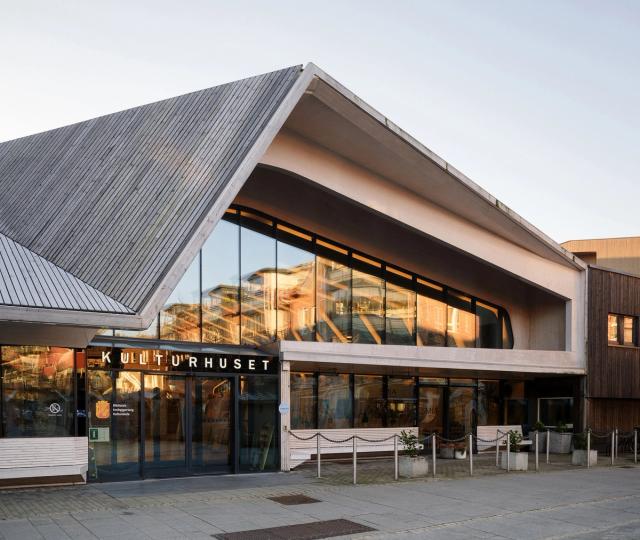 Hvordan ble et bibliotek svaret på en lokal krise? - Ny episode av podkasten Bak fasaden