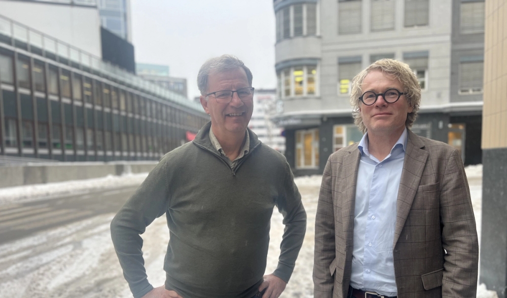 Fra venstre: Robert Steen, administrerende direktør, i Bygg Håndverk Norge og Steinar Skjerdingstad, administrerende direktør, i Arkitektbedriftene.