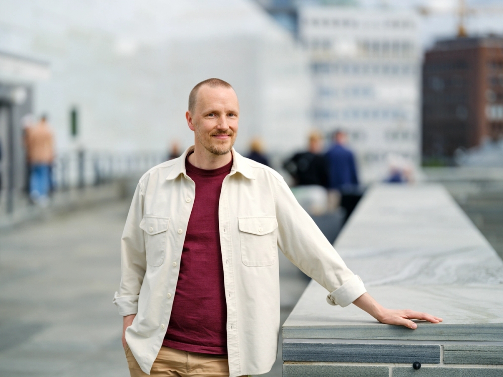 – Hvis denne utviklingen fortsetter, vil vi merke det for fullt mot slutten av dette tiåret. Da kan vi stå i en situasjon der behovet for kompetanse øker, samtidig som tilgangen går ned, sier Rasmus Jørgensen., fagsjef i Arkitektbedriftene. (Foto: Kim Ramberghaug)