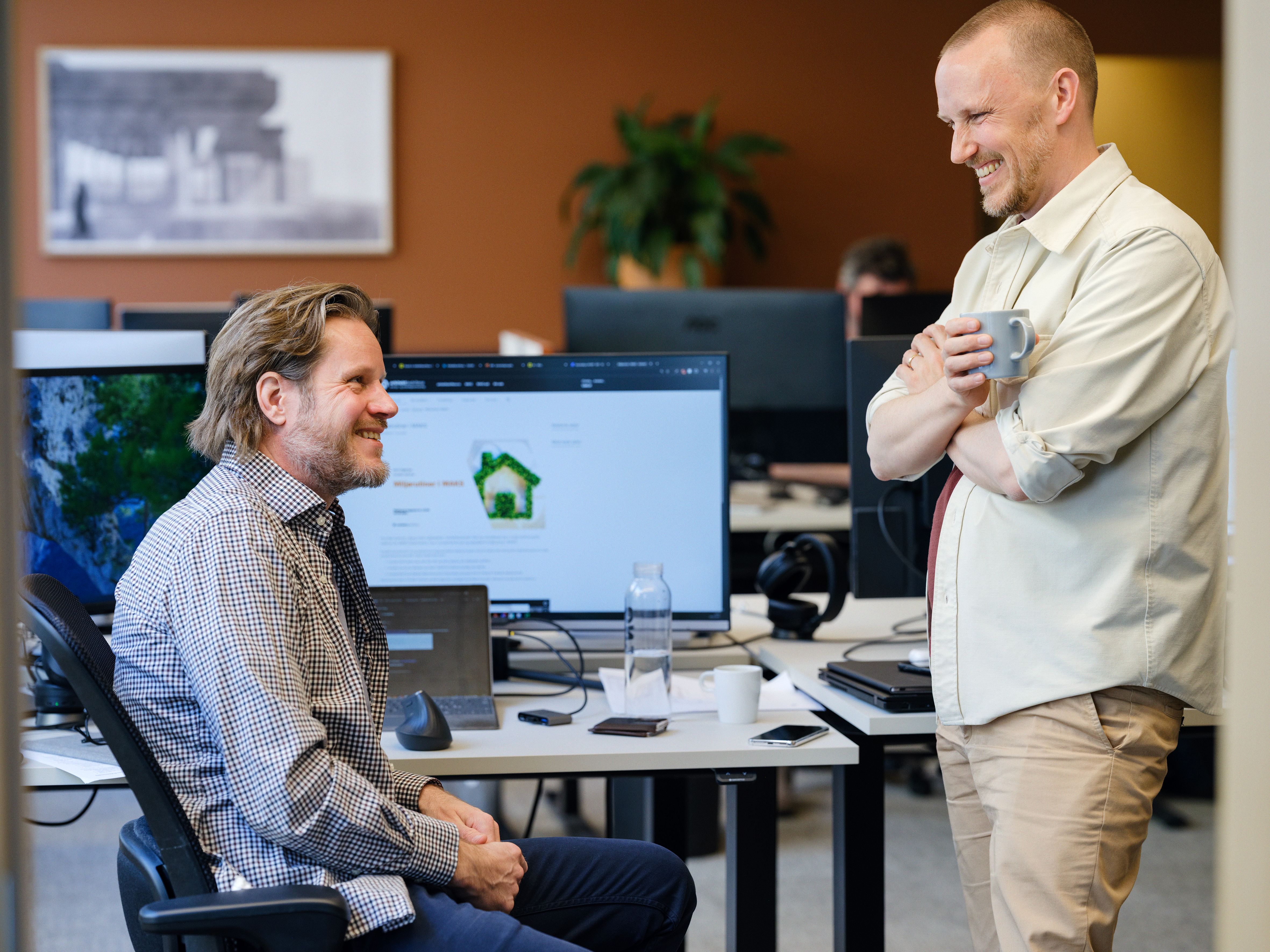 Fra venstre, Christian Hofmeier, fagansvarlig digitale verktøy i Arkitektbedriftene og fagsjef Rasmus Jørgensen (Foto: Kim Ramberghaug)