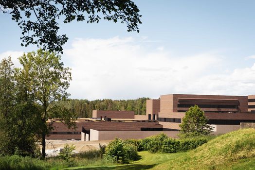 Campus Ås - Veterinærbygget - Nybygg i vernet Campus (Foto J. Due)