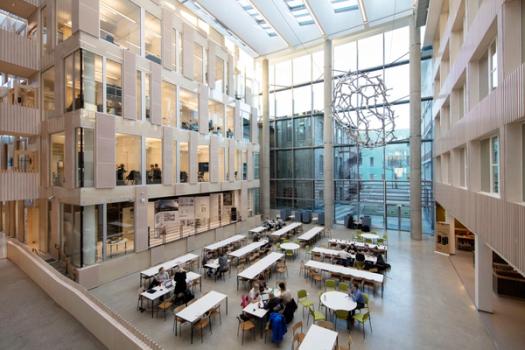 NTNU TRONDHEIM - TEKNOLOGIBYGGET PÅ KALVSKINNET