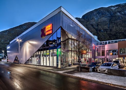 Årdalsenteret, handlesenter og leiligheter i Øvre Årdal