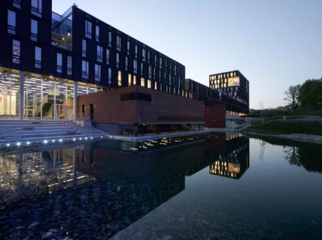 IFI, Informatikksenter © Ivan Brodey