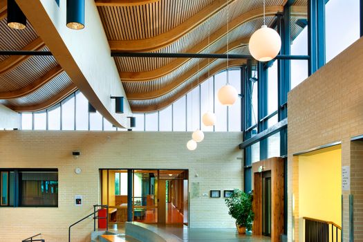 ULSTEIN UNGDOMSSKULE, ULSTEINVIK