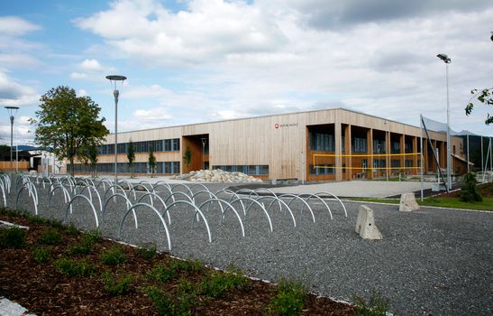 Lier kommune, Høvik 1-10 skole, overlevert 2010