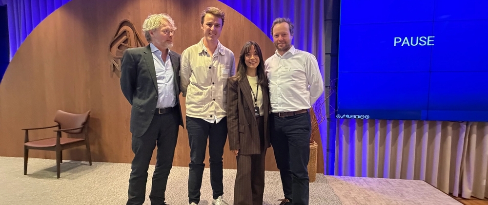De unge «arkitektstemmene» var representert av Alexander Tunby Rosseland fra LPO Arkitekter og Dounia Touil fra Nordic Office of Architecture. Her sammen med administrerende direktør i Arkitektbedriftene, Steinar Skjerdingstad og CEO i Nordic Office of Architecture, Eskild Andersen. (Foto: Geir Lindhjem, Arkitektbedriftene)