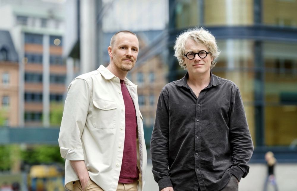 Fra venstre Rasmus Jørgensen, fagsjef, og Steinar Skjerdingstad, administrerende direktør, i Arkitektbedriftene bør få en nye bolig- og bygningsdirektoratet en nøkkelrolle for mer transformasjon.