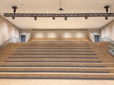 Nye Øyra skule, Amfi 420 elever, 7.400m2, Volda