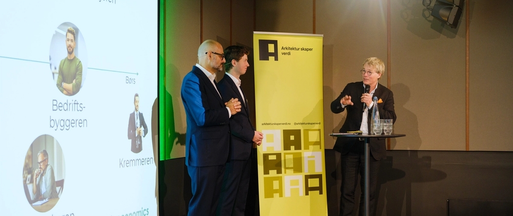 Erik Magnus Sæther og Ole Martin Davanger fra Oslo Economics i samtale med Steinar Skjerdingstad, administrerende direktør, i Arkitekbedriftene på Verdi 25.