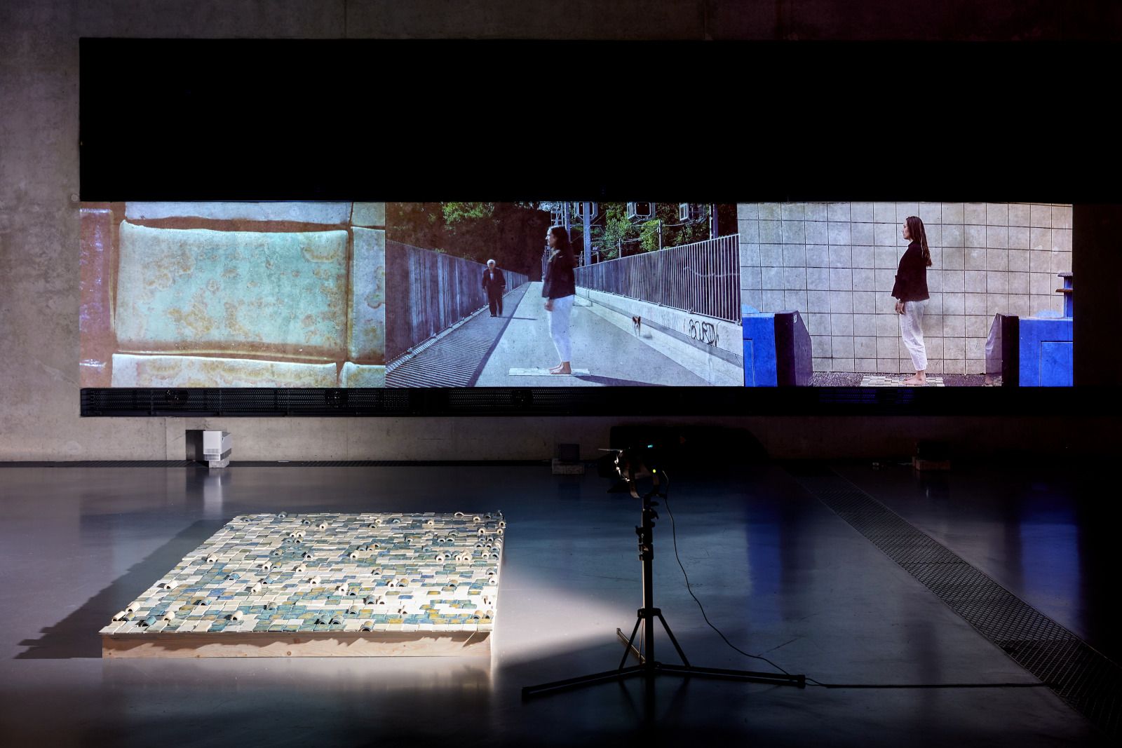 J'ai fabriqué des catelles de sel pour en faire un portail, projet de diplome de lou tivollier, Master Espace & communication 2022, HEAD – Genève