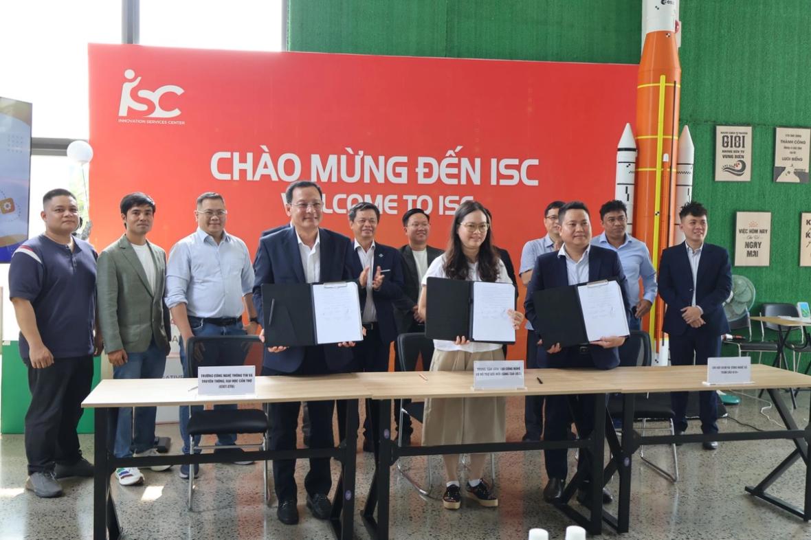 Đại diện 689Cloud cùng H10+, ISC Hậu Giang và Trường Công nghệ Thông tin & Truyền thông Đại học Cần Thơ tại chương trình thực tập công nghệ số H10+ 2026.