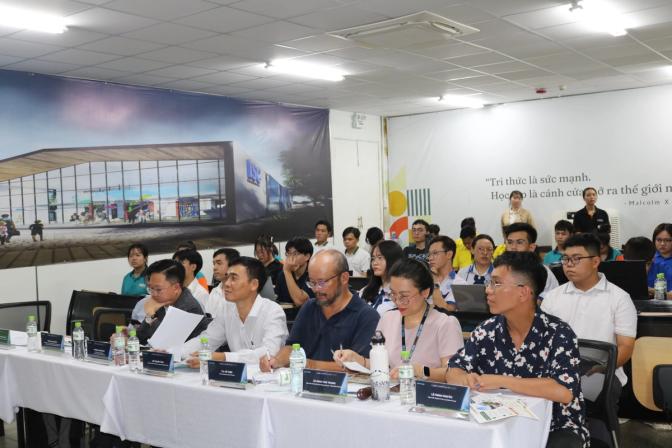 ban giám khảo tại cuộc thi NoWaste Now 2026