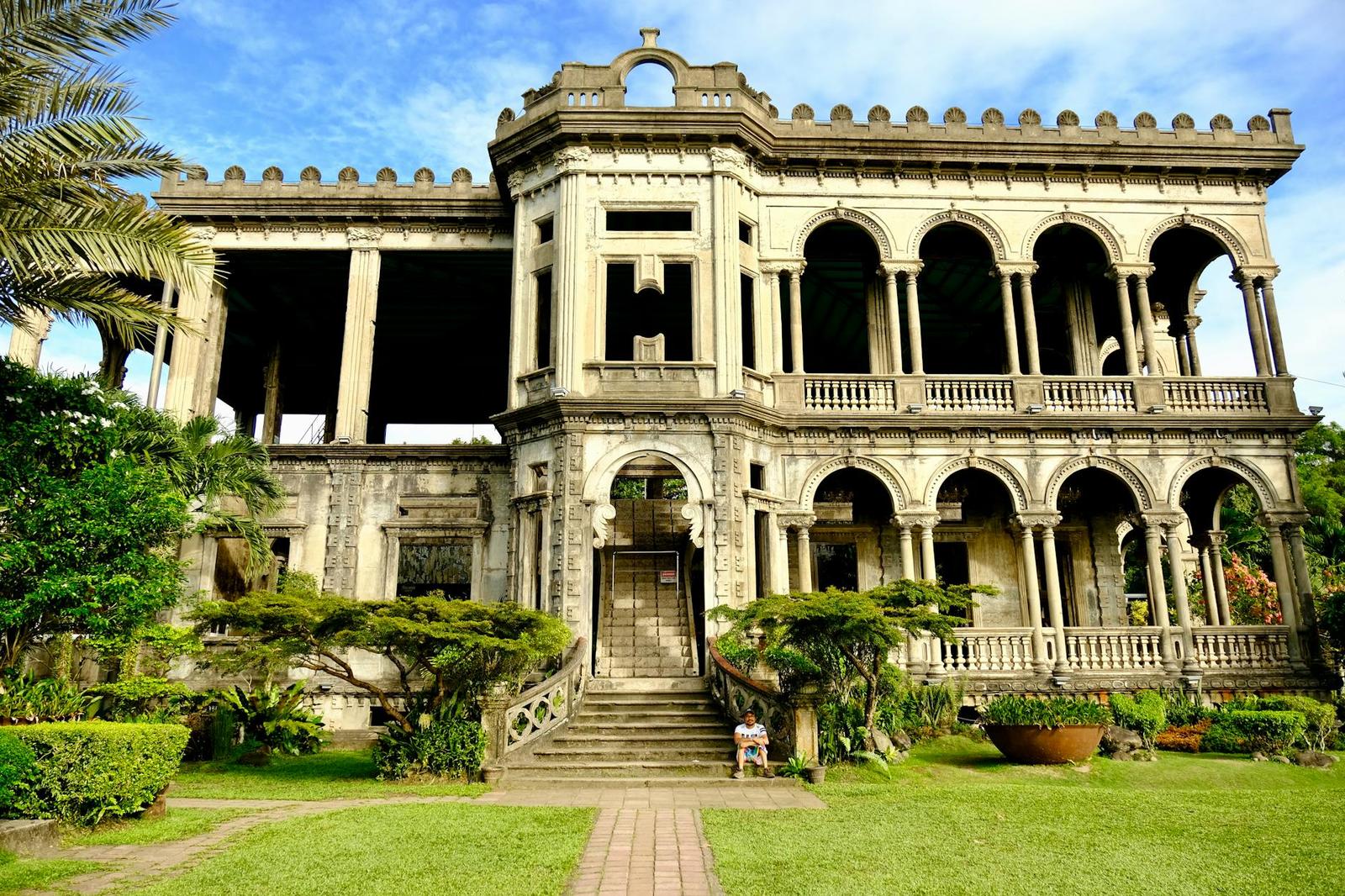 Pamintuan Mansion, Philippines