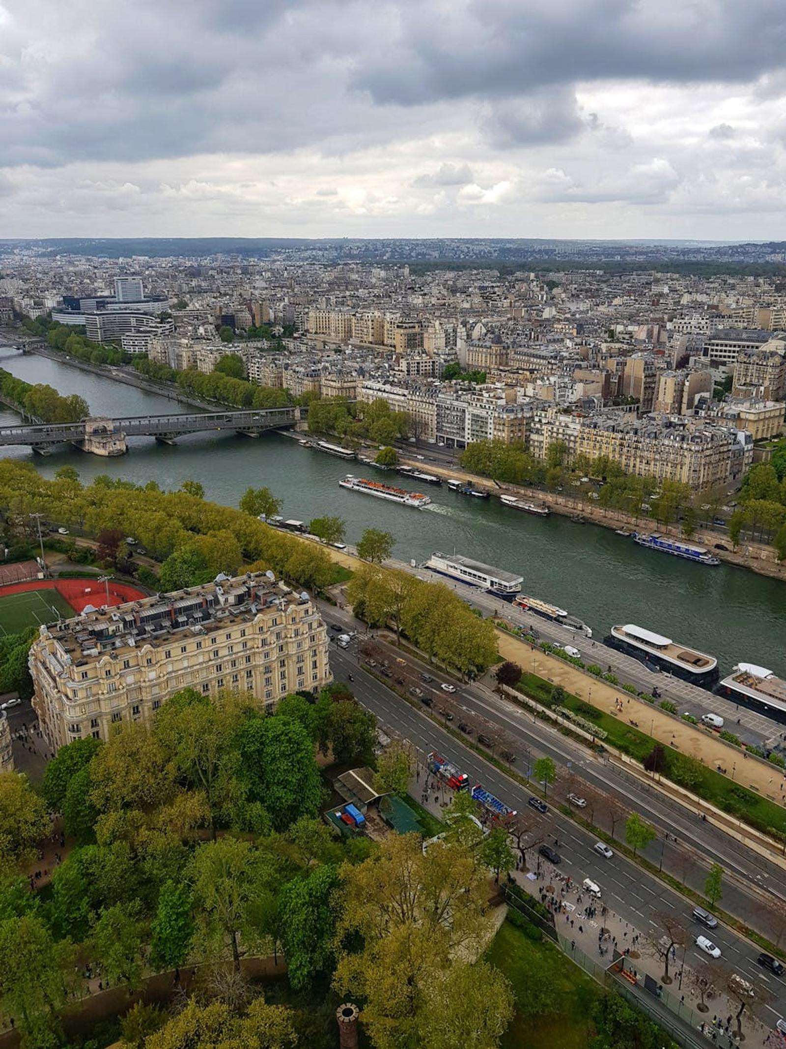 Eiffel Tower Summit Seine — Switzerland