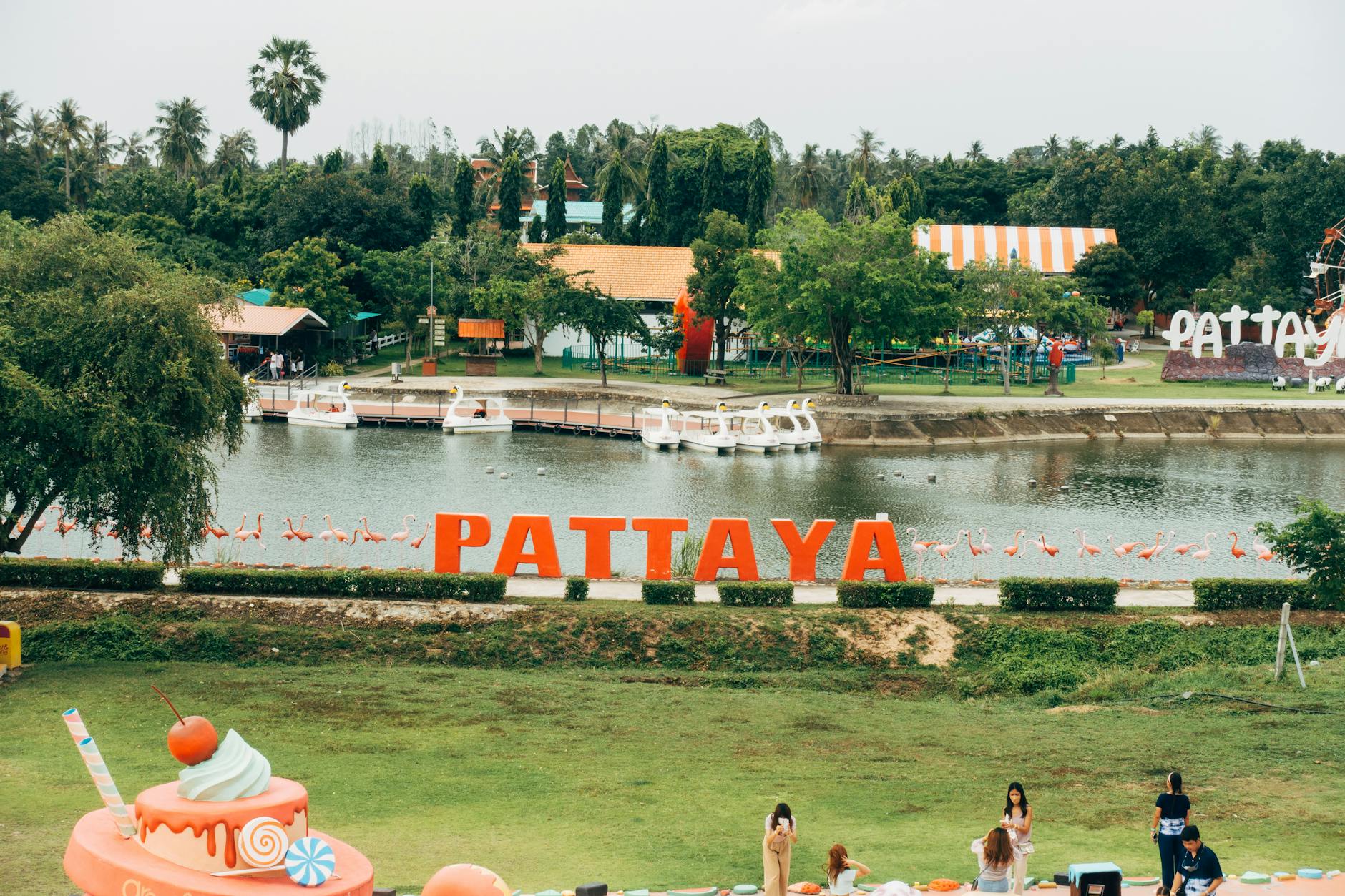 Pattaya, Singapore + Thailand