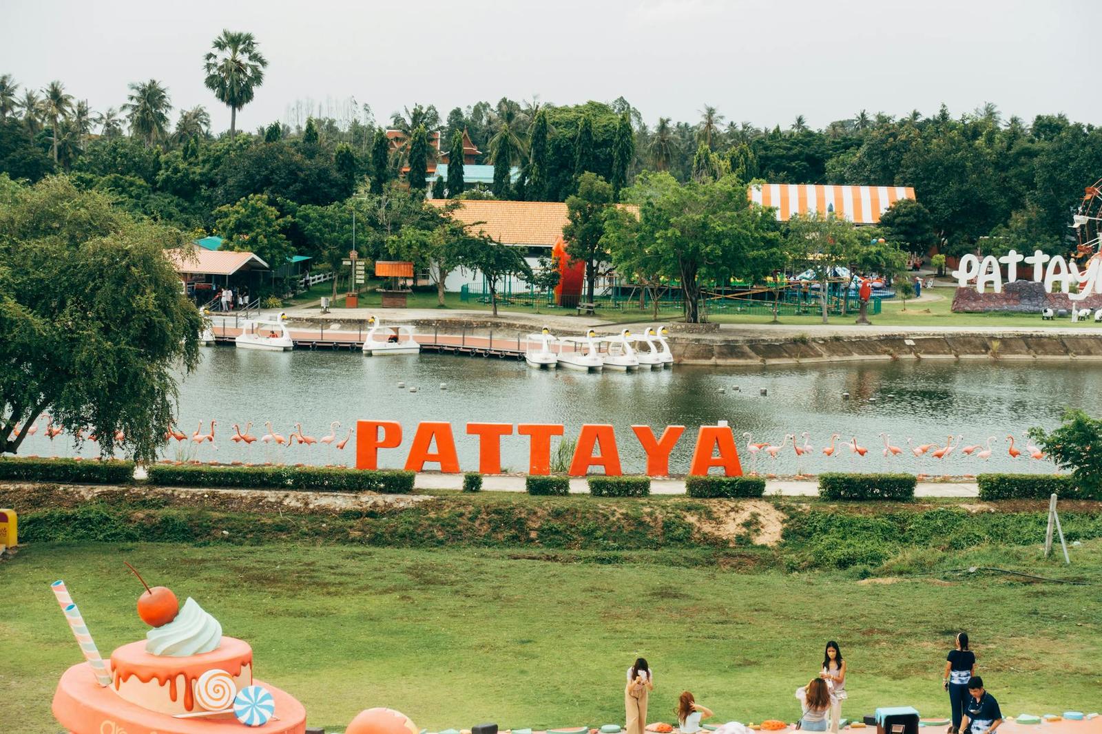Pattaya, Singapore + Thailand