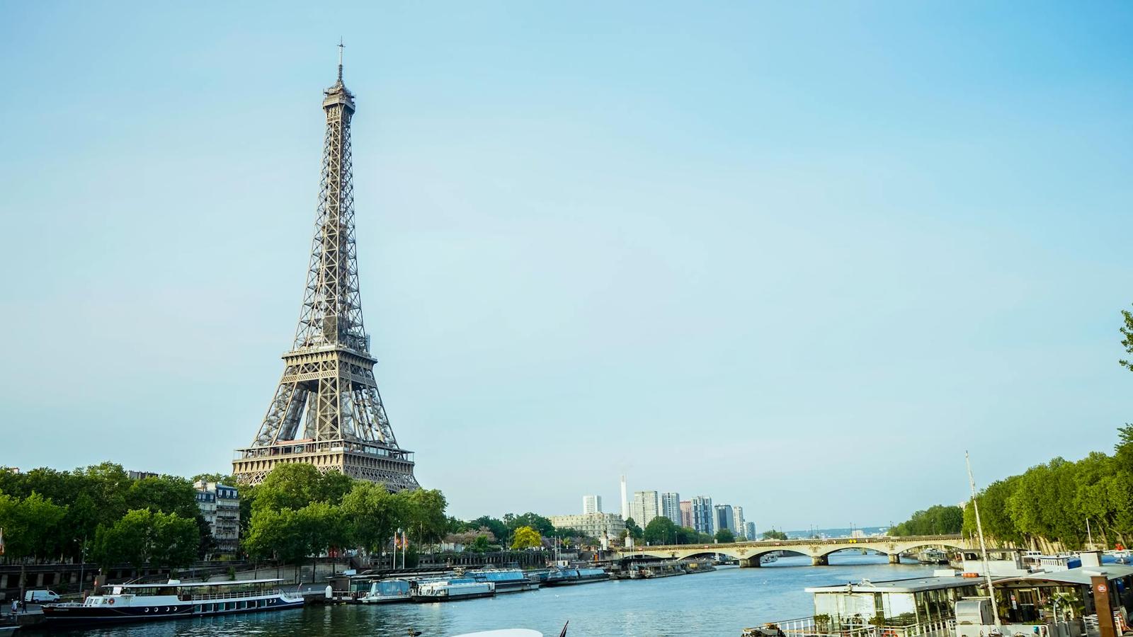 Paris on day 7, Netherlands + Belgium + France + Switzerland