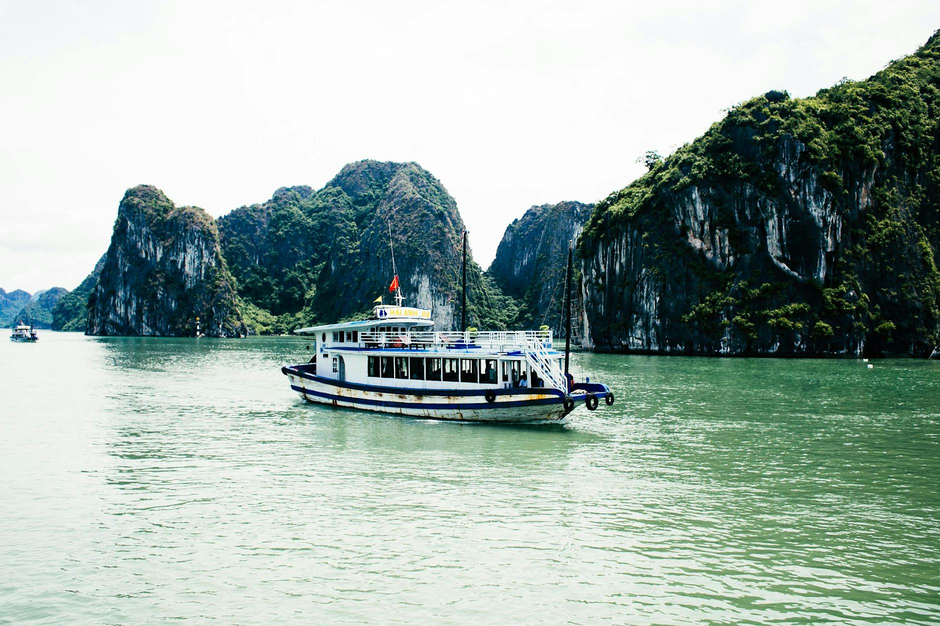 Halong Bay Cruise, Vietnam