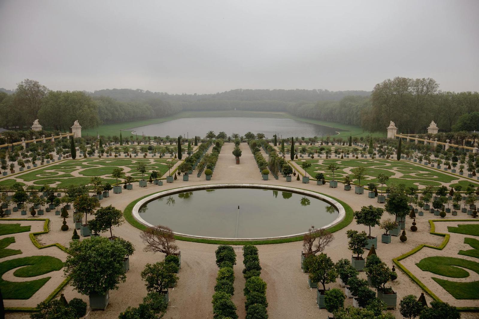 Versailles Palace And Garden From Paris On Sic Basis on day 3, France + Italy