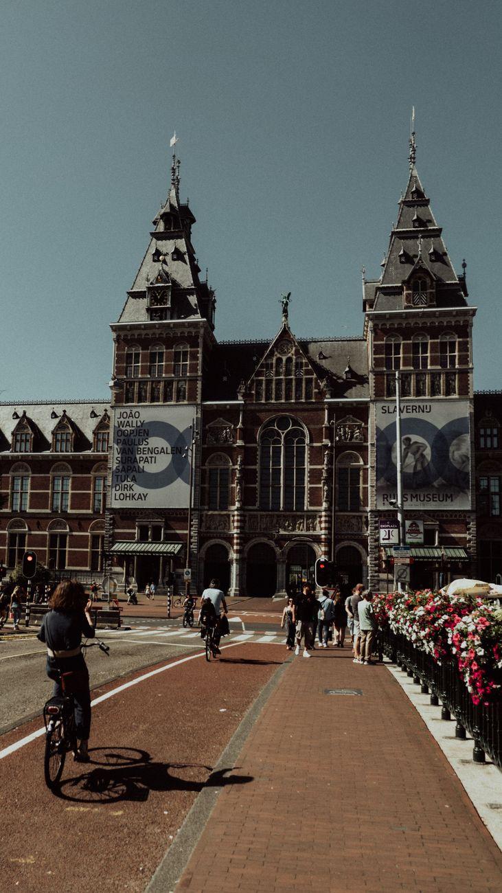 Paris Amsterdam — Italy