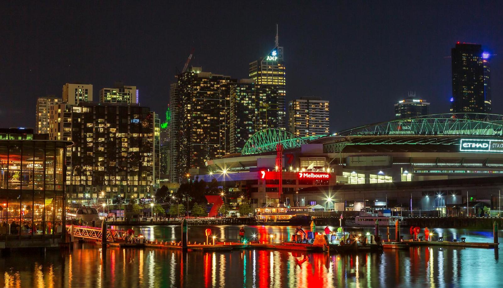 MELBOURNE architecture at night